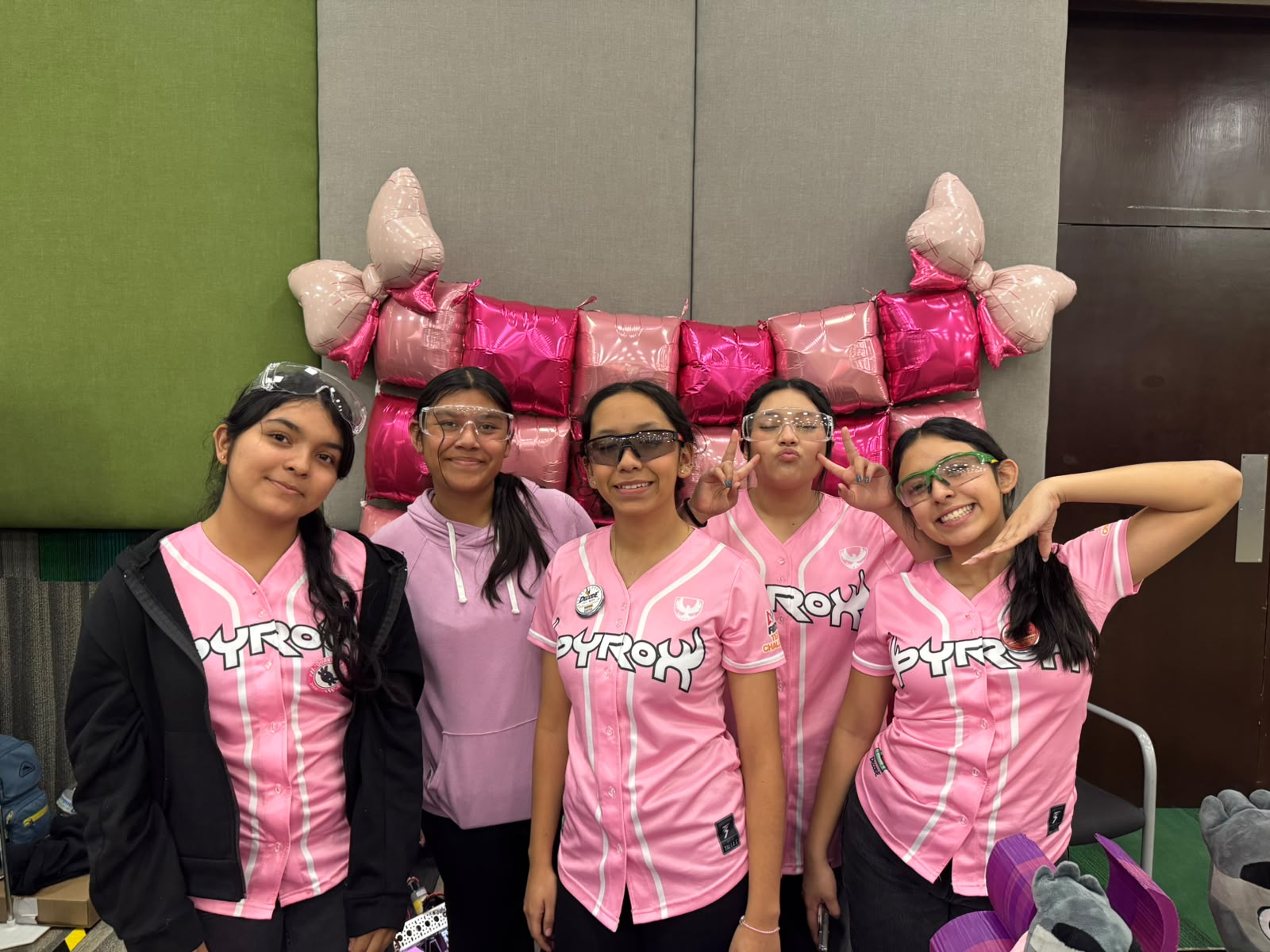 Integrantes del equipo LUNIX FTC